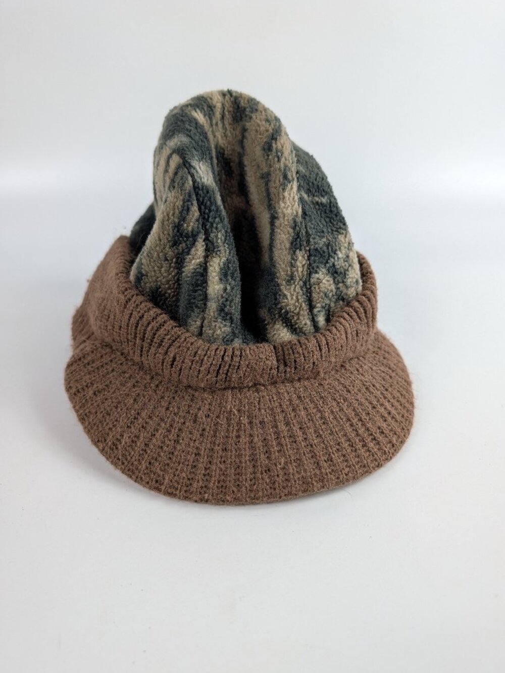 Vintage Fleece Camouflage Hat with Ribbed Knit Bill